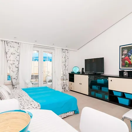 Carmen & Tosca -studio With Patio