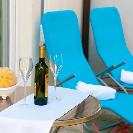 Carmen & Tosca -studio With Patio *