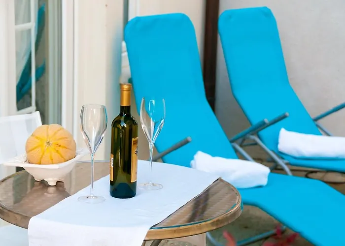 Carmen & Tosca -studio With Patio *