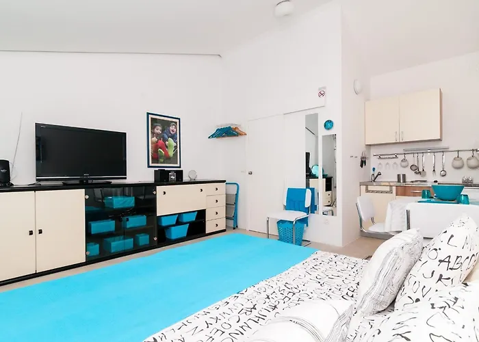 Carmen & Tosca -studio With Patio